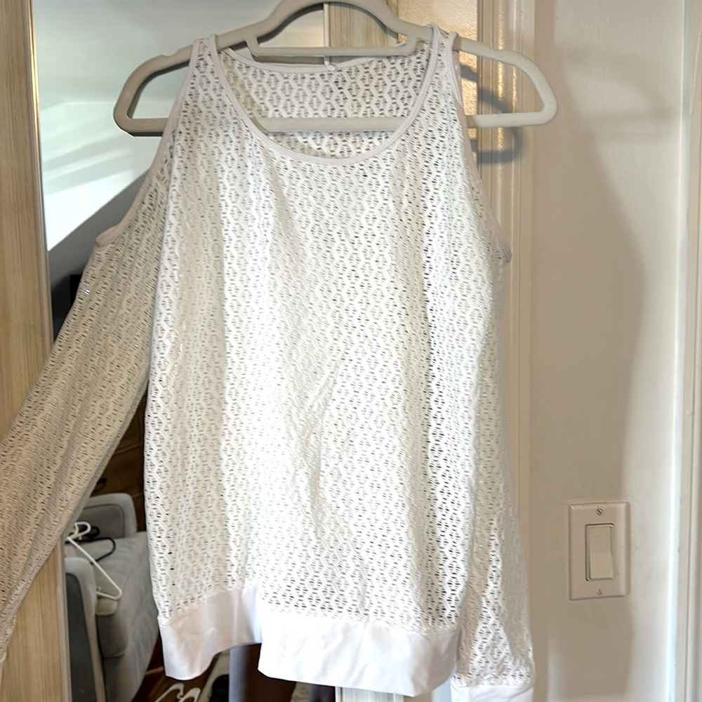 Fabletics white cold shoulder top.  Size large. NWT